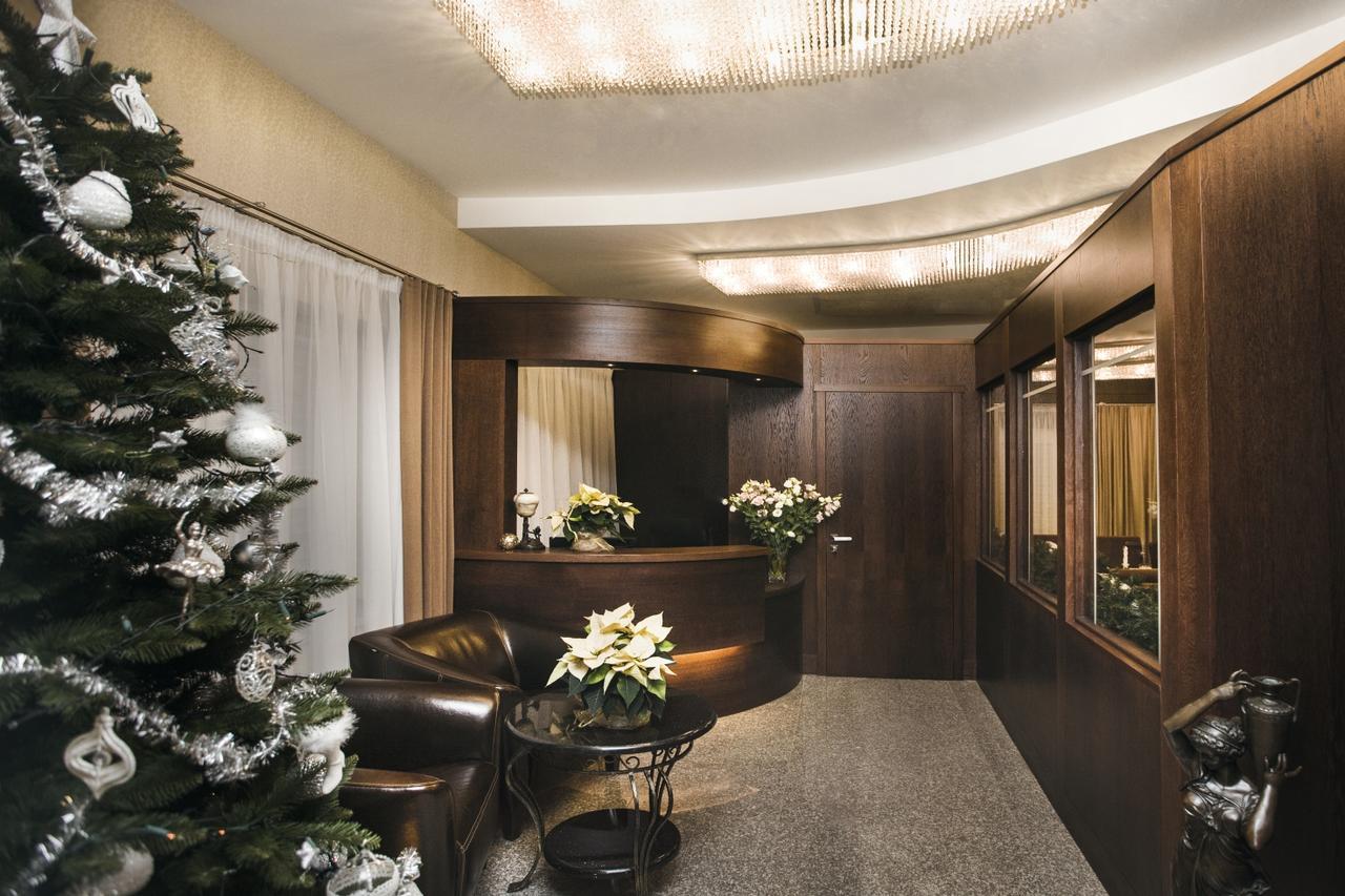 Hotel Inter Bielany Wrocławskie Eksteriør billede